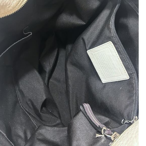 Coach Y2K Hamilton White Pebbled Leather Tote Bag with Black Straps A0972-F13083 - Picture 6 of 7